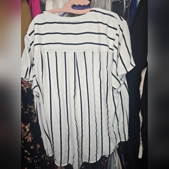 ❄️❄️ Torrid 2x Harper Georgette Pullover Flutter Blouse - Picture 6 of 6